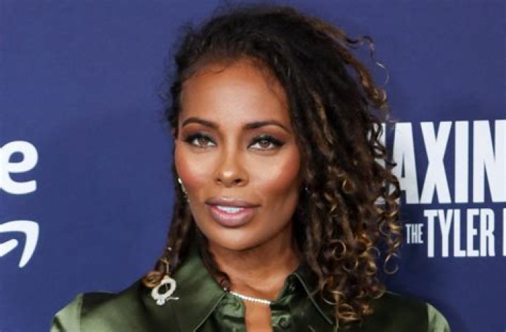 Eva Marcille, Slimmed Down in Cheetah-Print Swimsuit, Says "Life is Good"